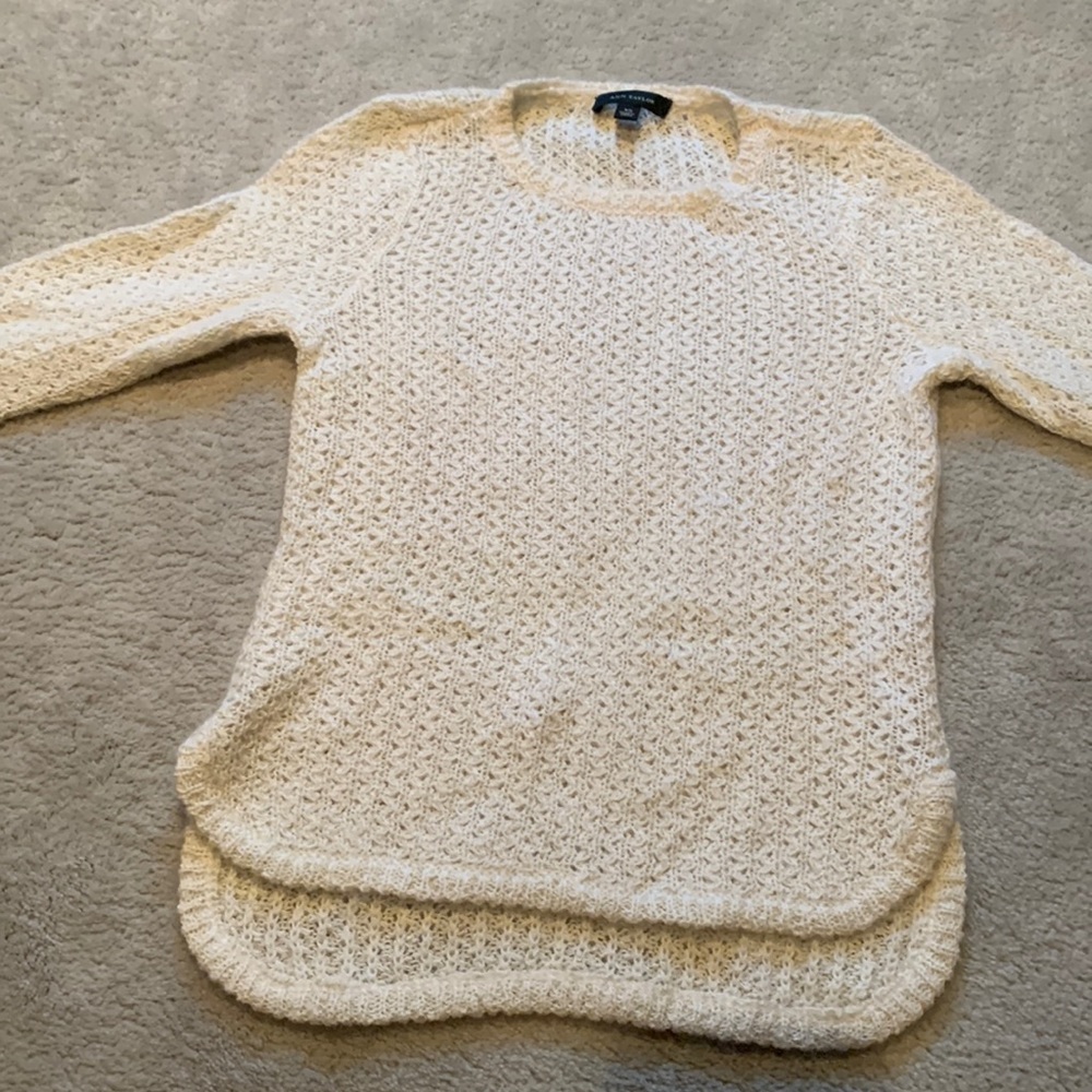 Great condition Ann Taylor beige pullover sweater.